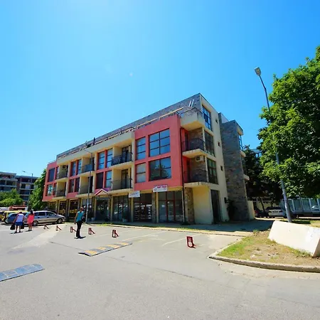 Апартамент Menada Crystal Park
