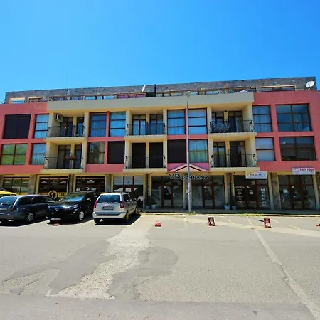 Menada Crystal Park Апартамент