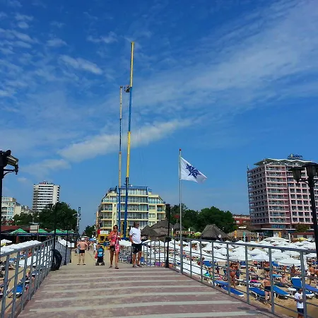 Апартамент Menada Crystal Park *