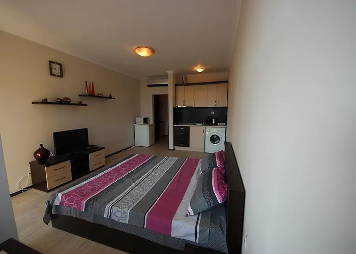 Апартаменты Menada Crystal Park *