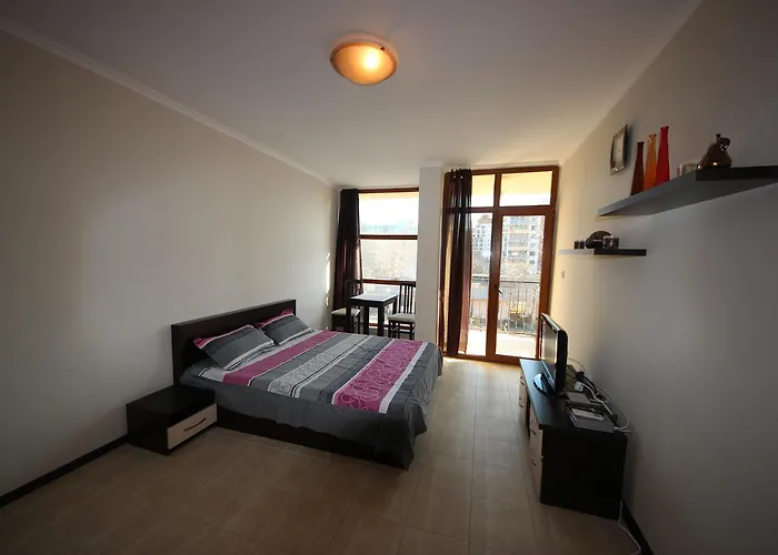 Апартаменты Menada Crystal Park *