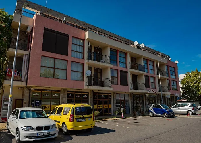 Menada Crystal Park 阳光海滩