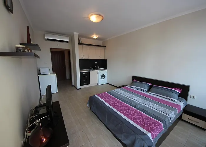 公寓 Menada Crystal Park *